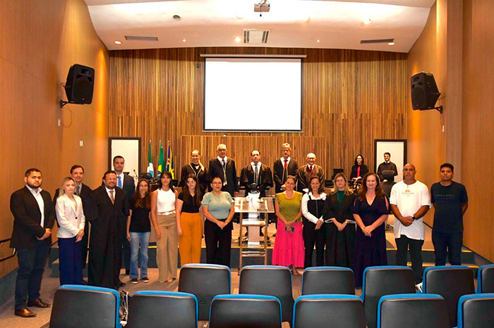 Acadêmicos de direito da FACSUL participam do Projeto TRT na Prática